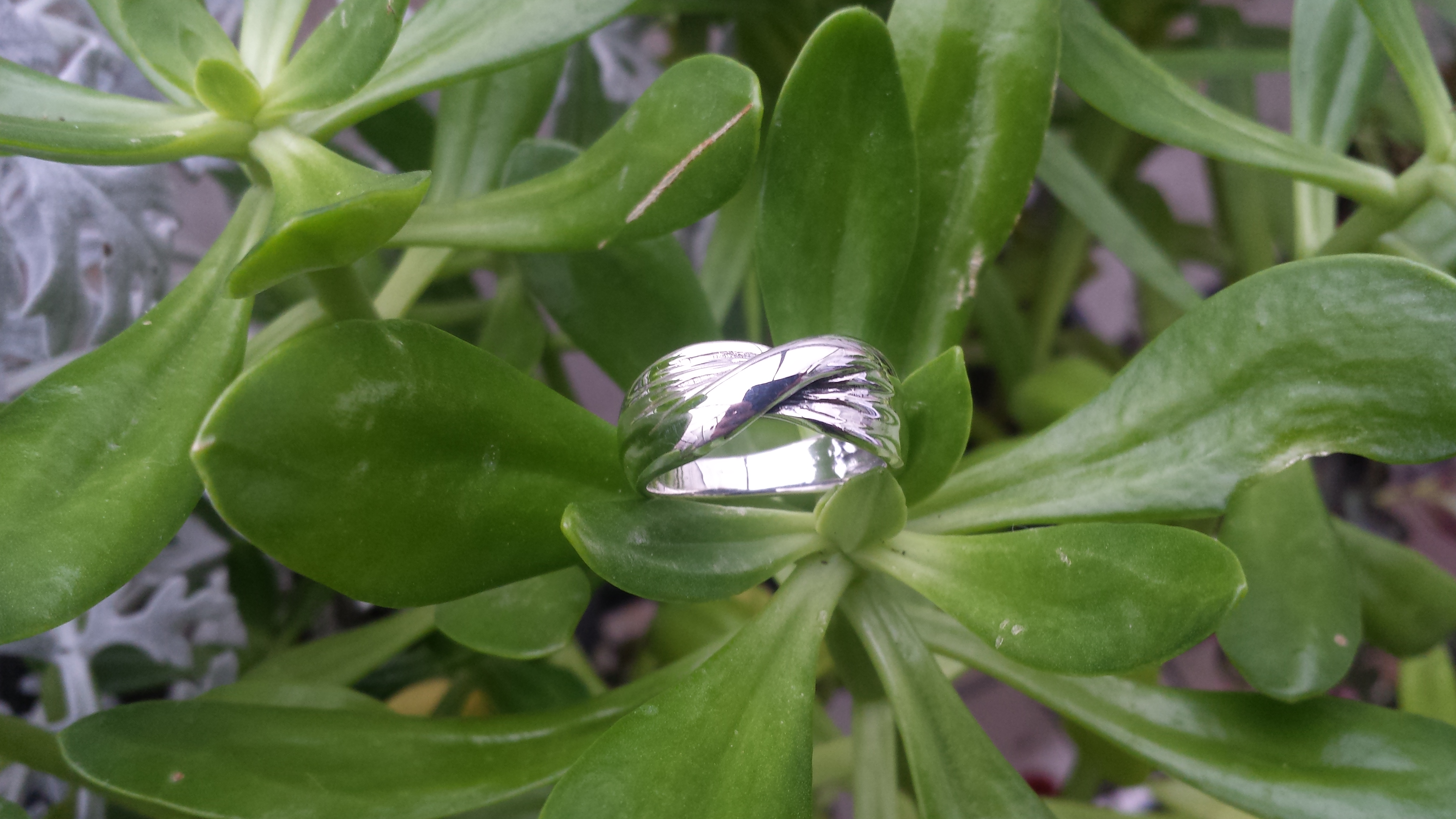 LOVELY TWISTED DESIGN RING WITH SS 925. 6G